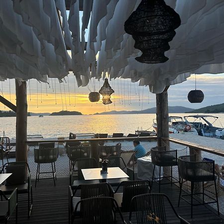 Apartment Agnes With 63 M2 Rooftop Terrace, Grill And Pool Okrug Gornji Buitenkant foto