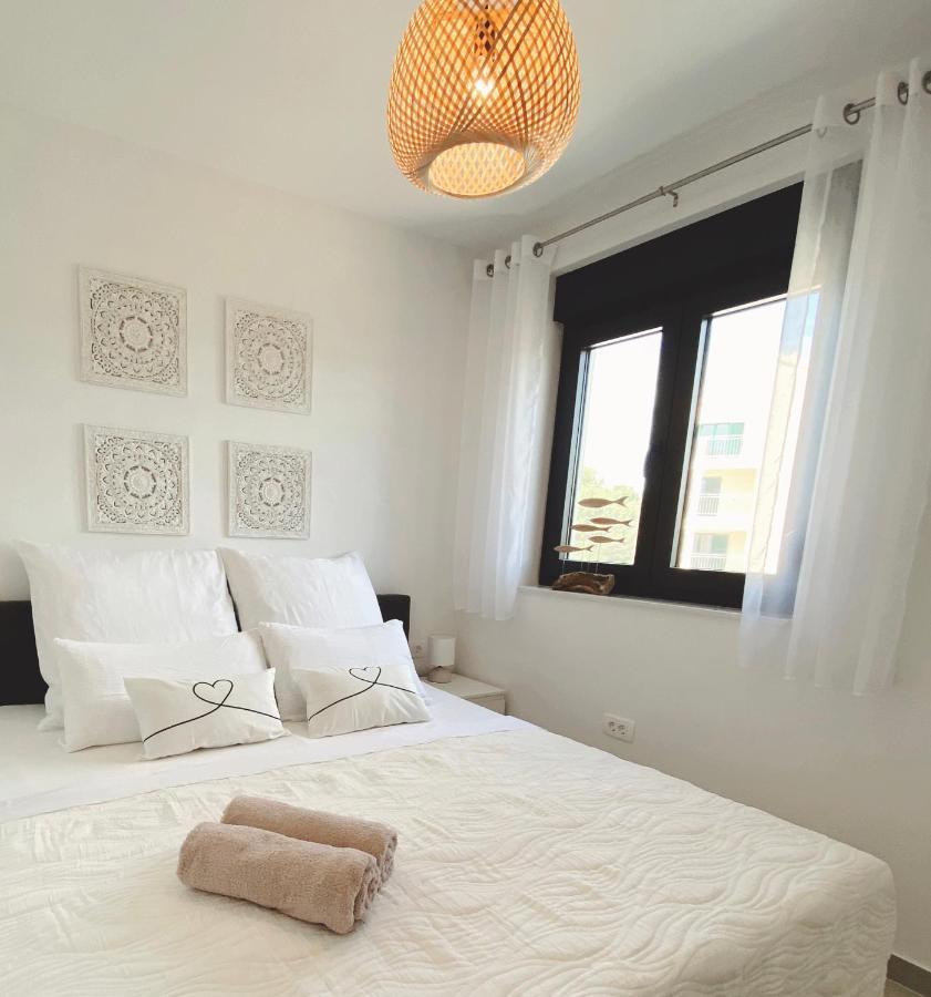 Apartment Agnes With 63 M2 Rooftop Terrace, Grill And Pool Okrug Gornji Buitenkant foto