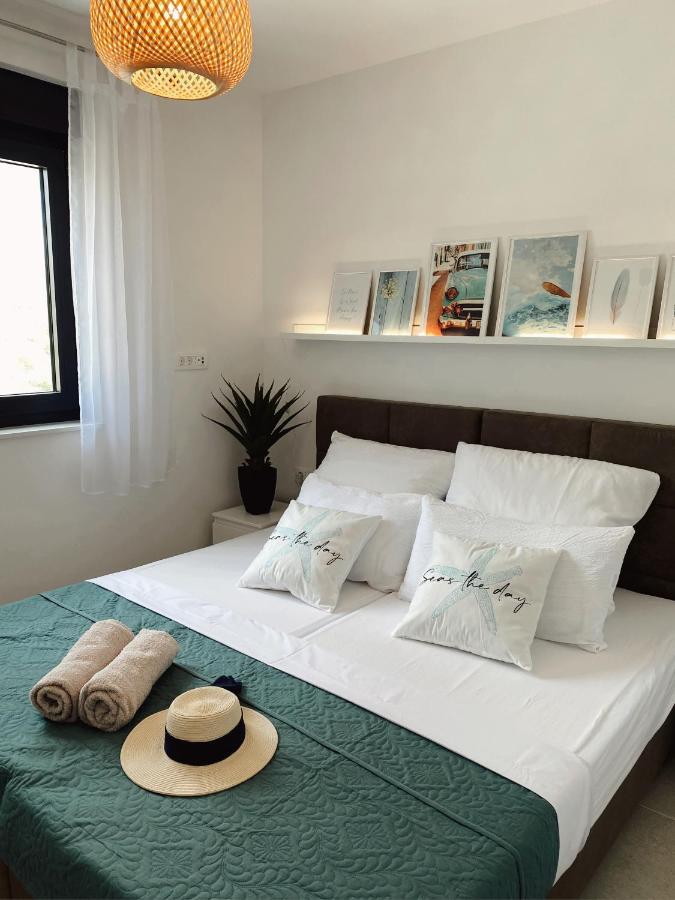 Apartment Agnes With 63 M2 Rooftop Terrace, Grill And Pool Okrug Gornji Buitenkant foto