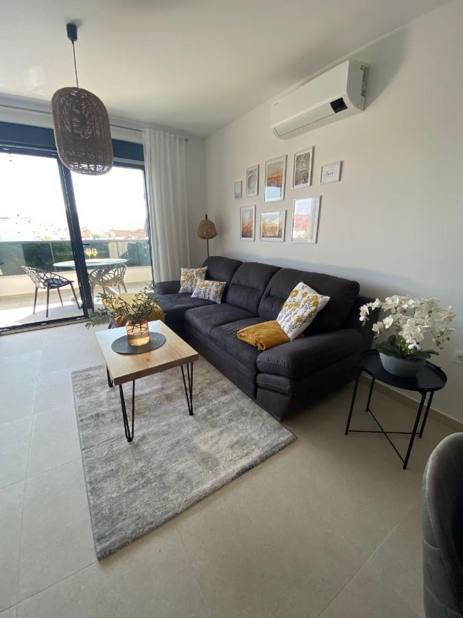 Apartment Agnes With 63 M2 Rooftop Terrace, Grill And Pool Okrug Gornji Buitenkant foto